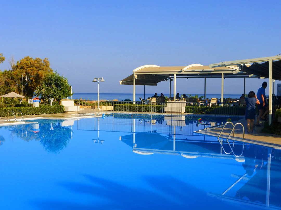 Marinos Beach Hotel主图