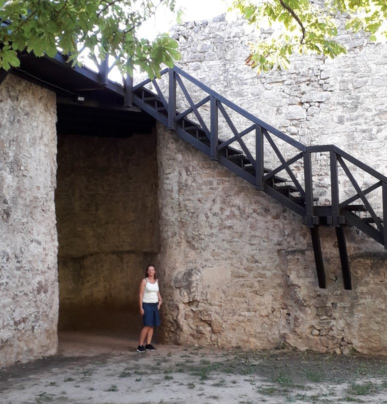 Castle Benkovic-Benkovac必去景点