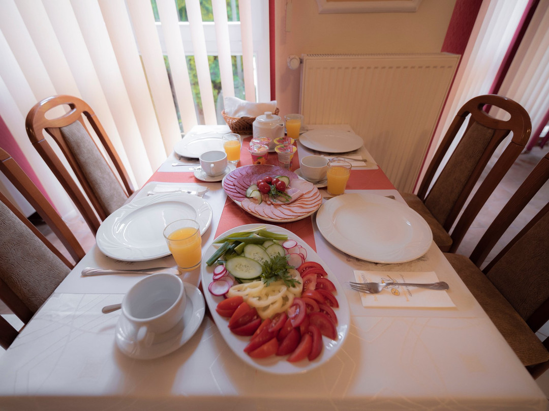 Boglarka Panzio-Etterem Es Apartmanhazak主图