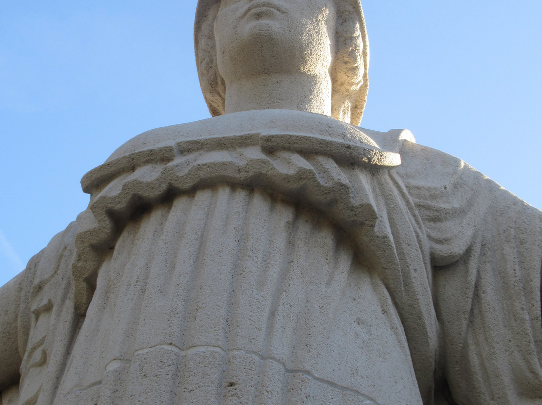 Monument Aux Morts景点图片
