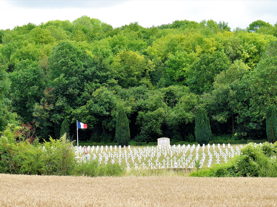 Nécropole nationale de Dompierre-Dompierre必去景点