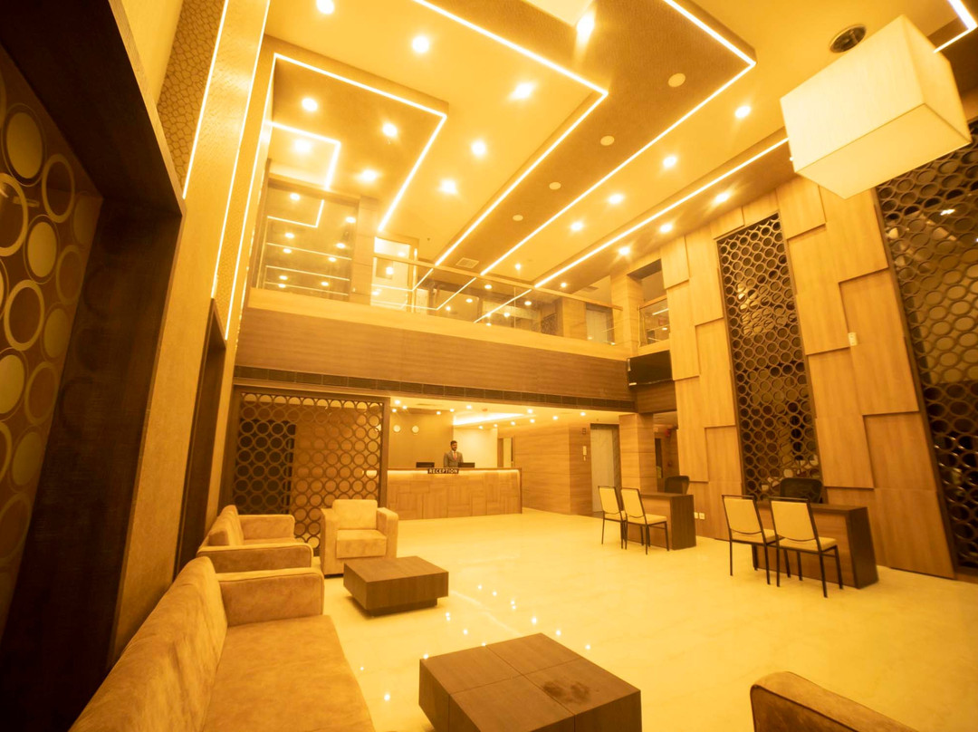 Hotel Savithri主图