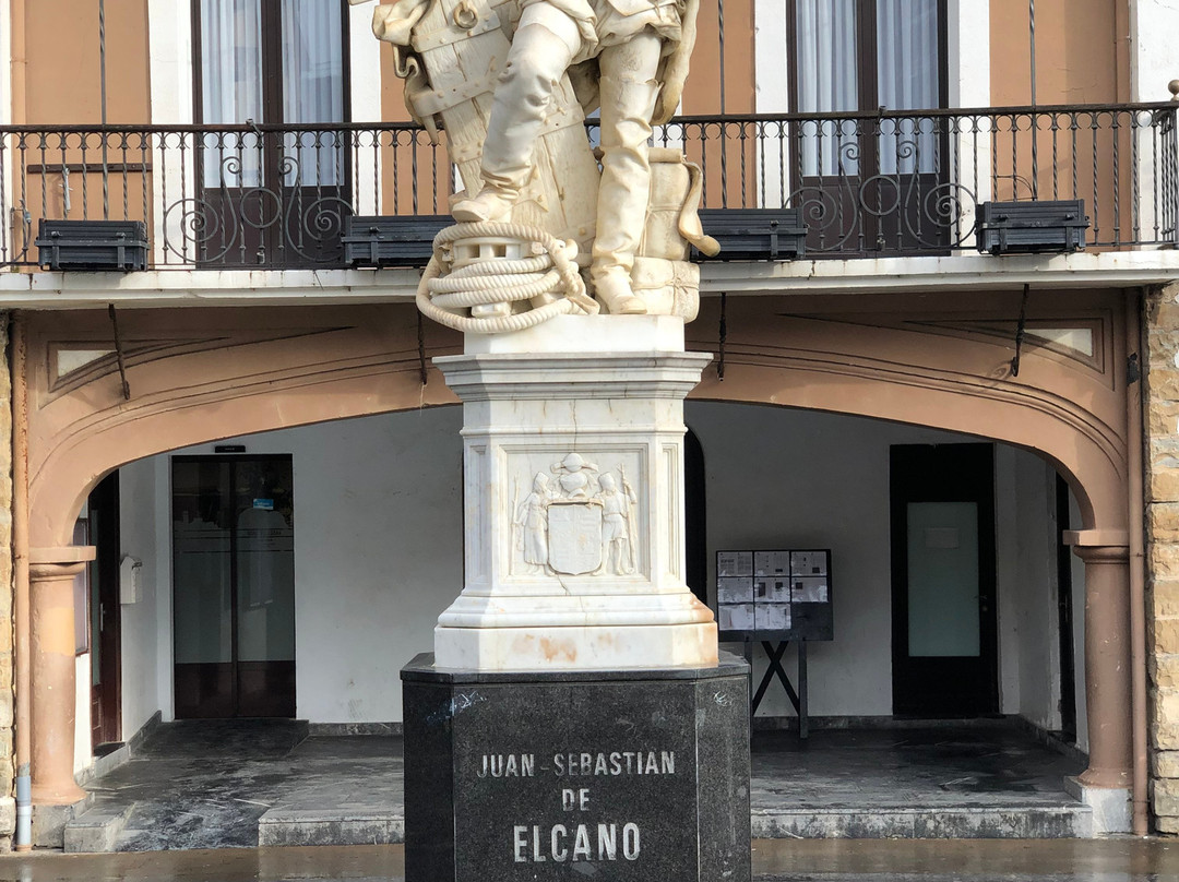 Estátua Juan Sebastián Elkano景点图片