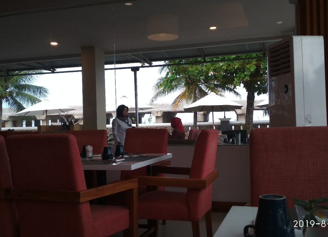 潘格兰海滩酒店主图