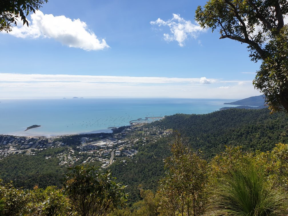 圣灵降临节大游行-艾尔利滩必去景点