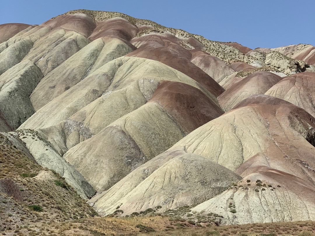 Colorful Mountains of Tabriz景点图片