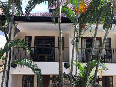 奈汉海滩奈亚布里度假酒店主图