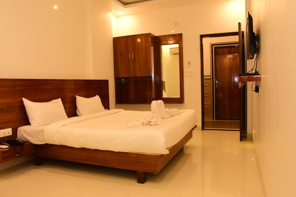 Hotel Jagadguru Lonavala主图