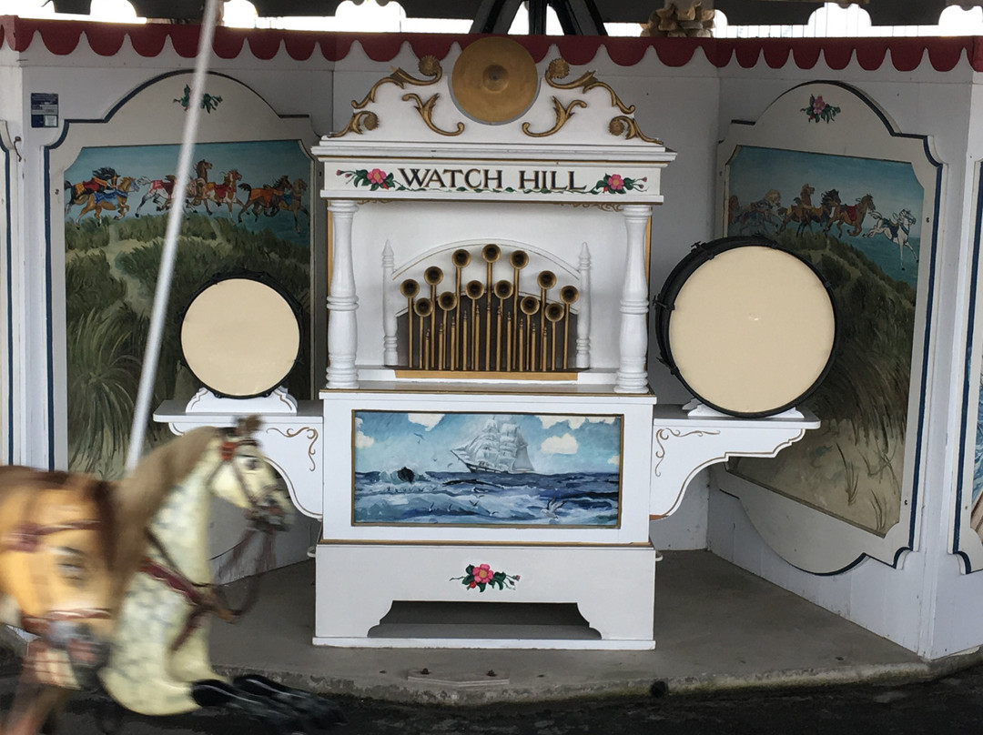Watch Hill Merry-Go-Round & Beach-守望山必去景点
