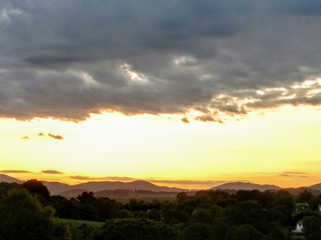 Peaks Of Otter Lodge主图