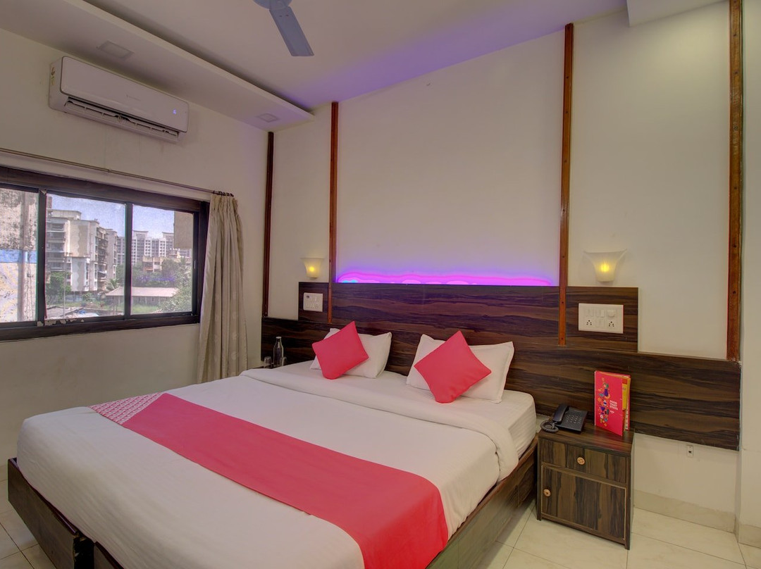 OYO 1781 Hotel Panchratna主图