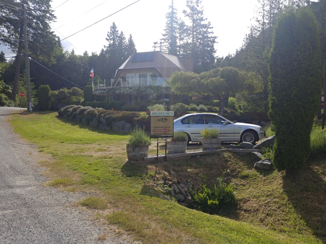 Enchanter Oceanview Suites主图