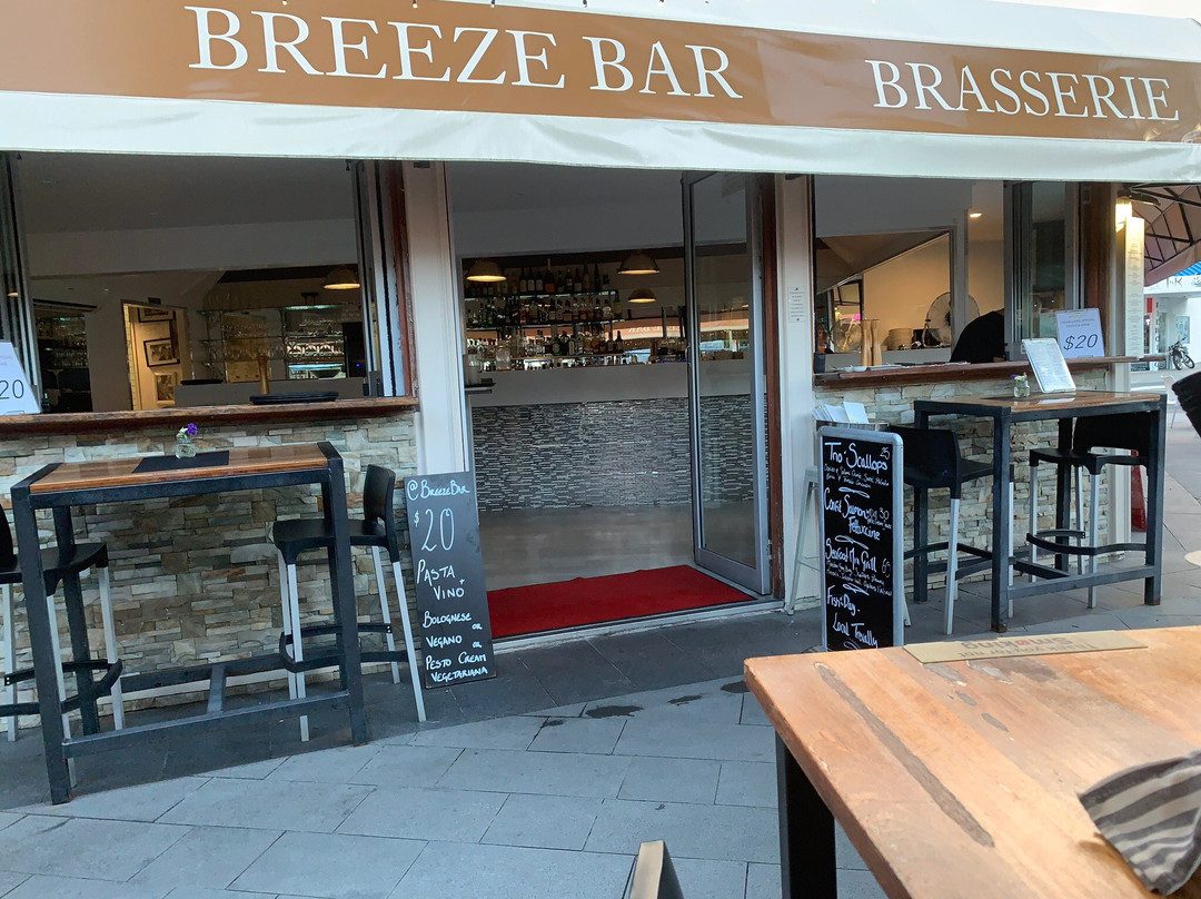 Breeze Bar