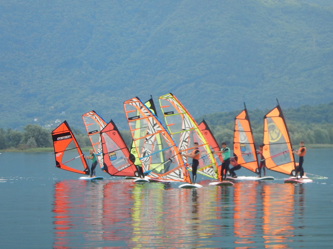 Tabo Surf Center景点图片