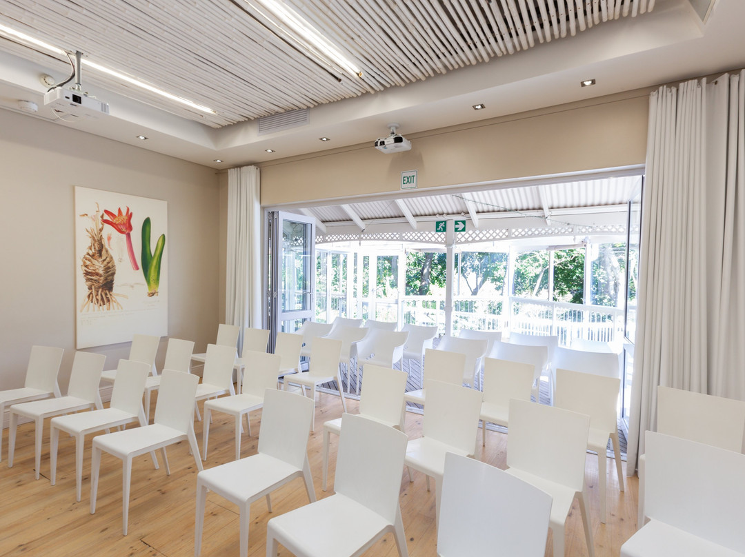 魁瑞湖旅馆主图