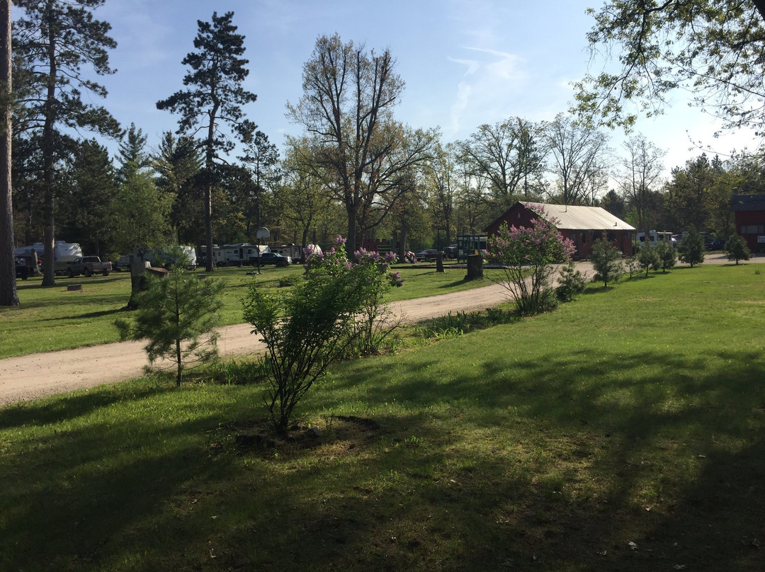 Twin Oaks Campground & Cabins