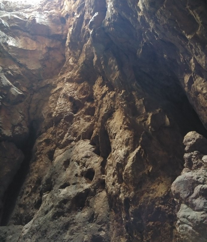 Kachargadh Caves景点图片