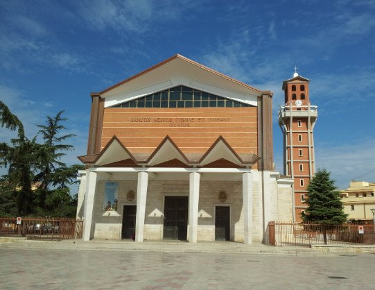 Basilica dei Santi Medici Cosma e Damiano-Bitonto必去景点