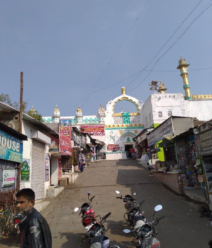 Tomb of Mughal Emperor Aurangzeb景点图片