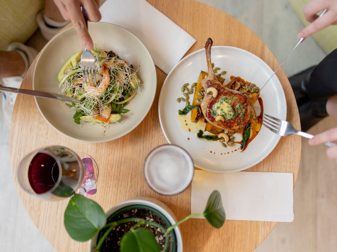 Eastside Social Restaurant & Bar