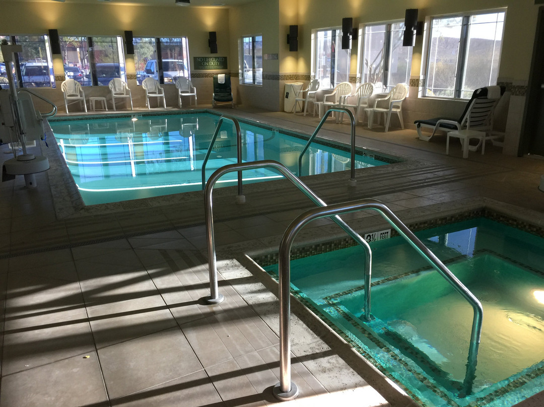 巴斯托艾瑞斯酒店主图