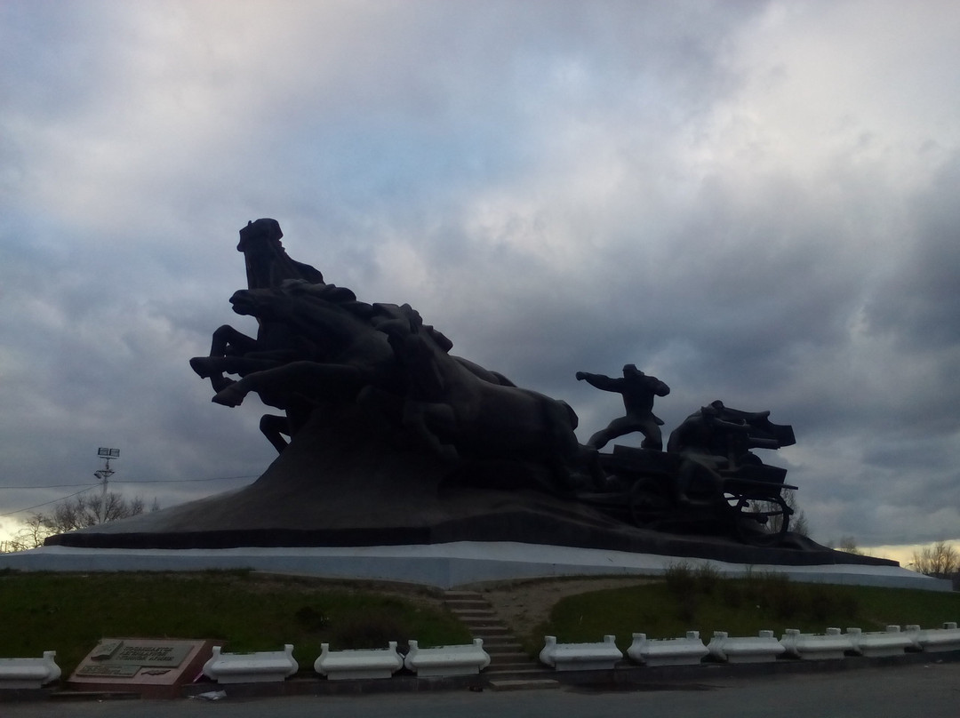 Pamyatnik Tachanka景点图片