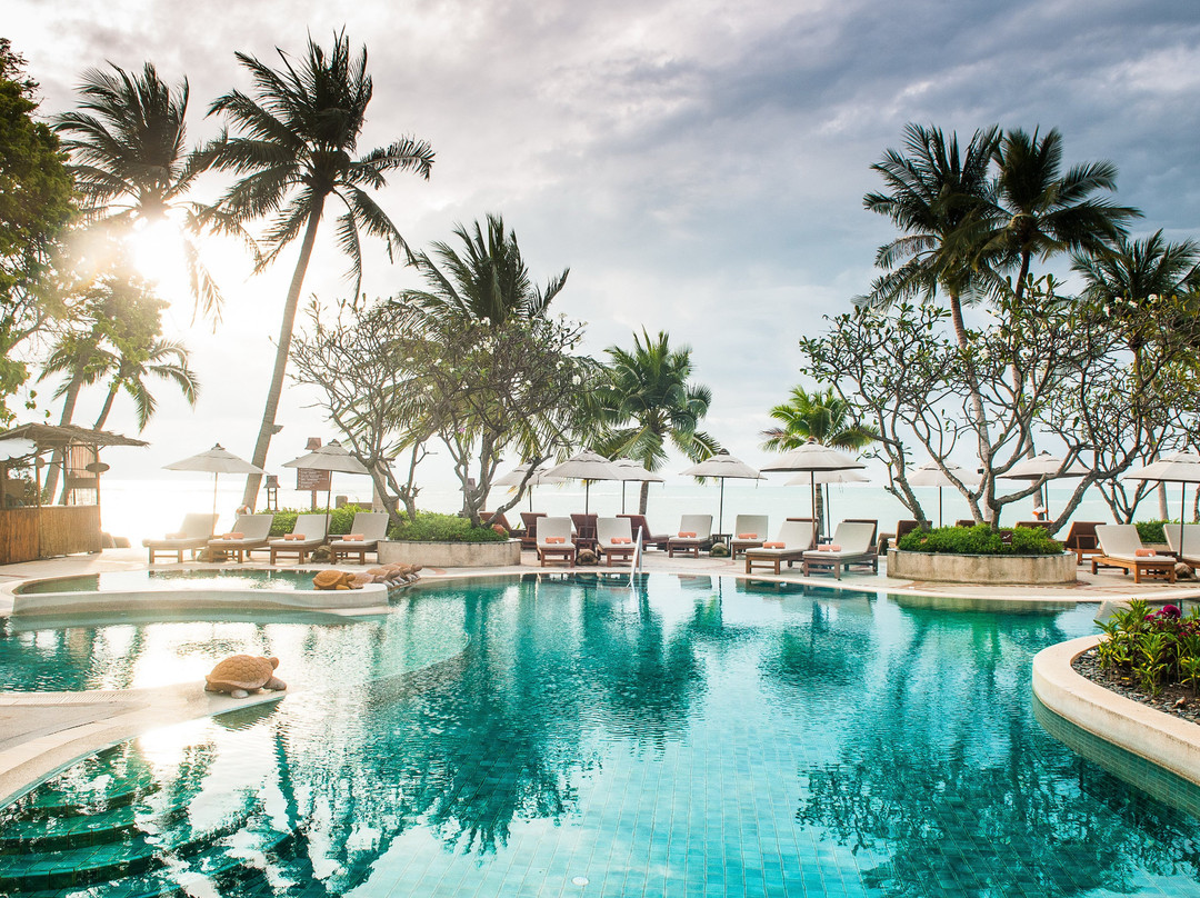 查汶丽晶海滩度假村主图