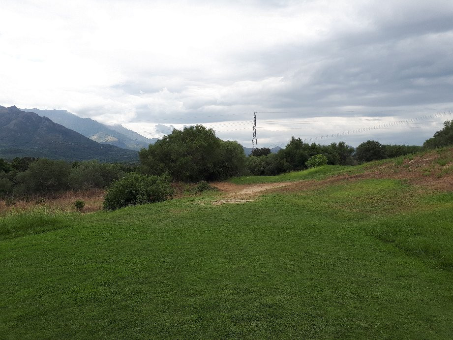 Golf Club Du Reginu-Speloncato必去景点