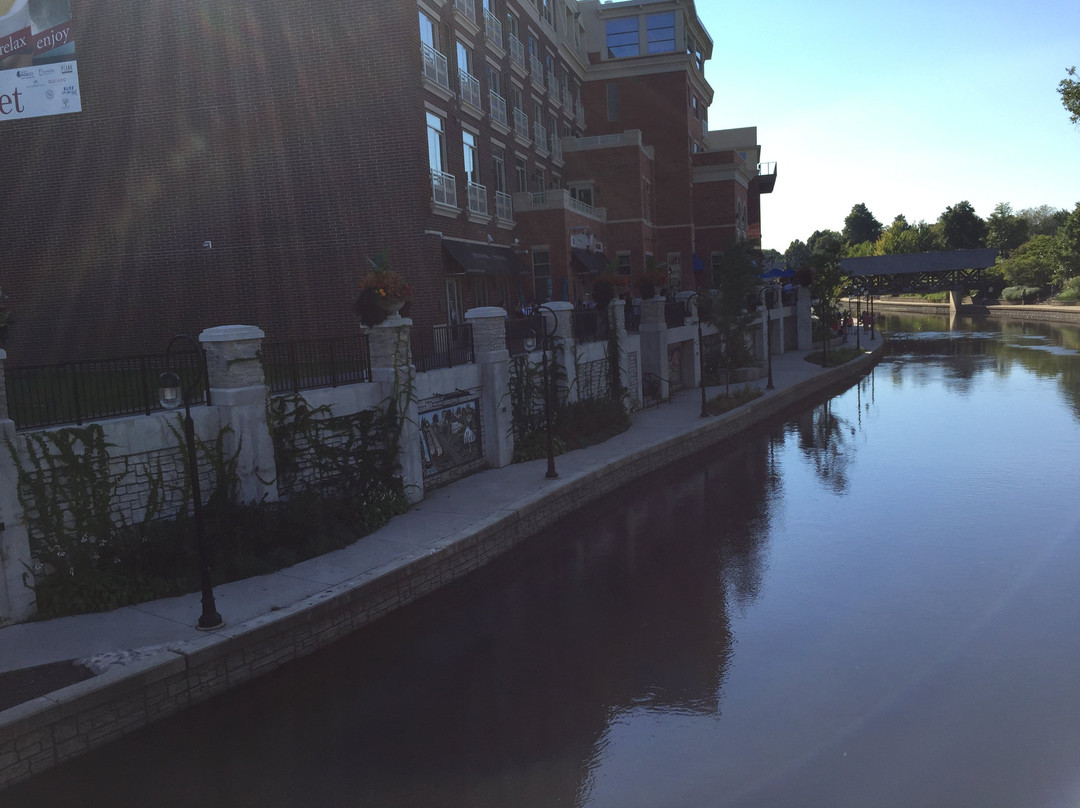 Naperville Historic District景点图片