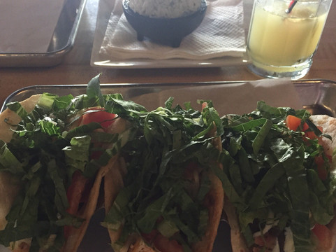 盖里餐馆和美食-Tequila And Tacos