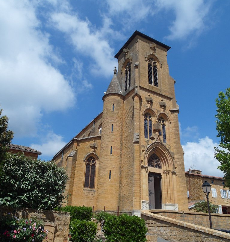 Eglise Saint Vincent des Pierres Dorees景点图片