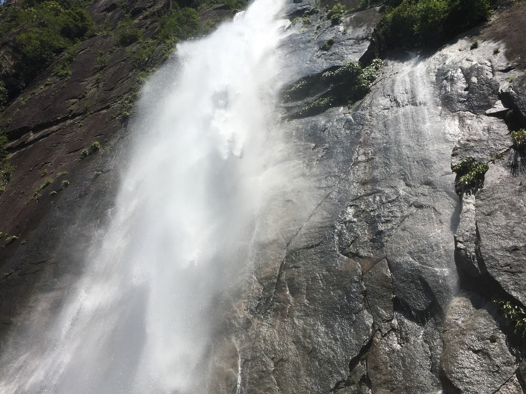 Mukabaki Falls-延冈市必去景点