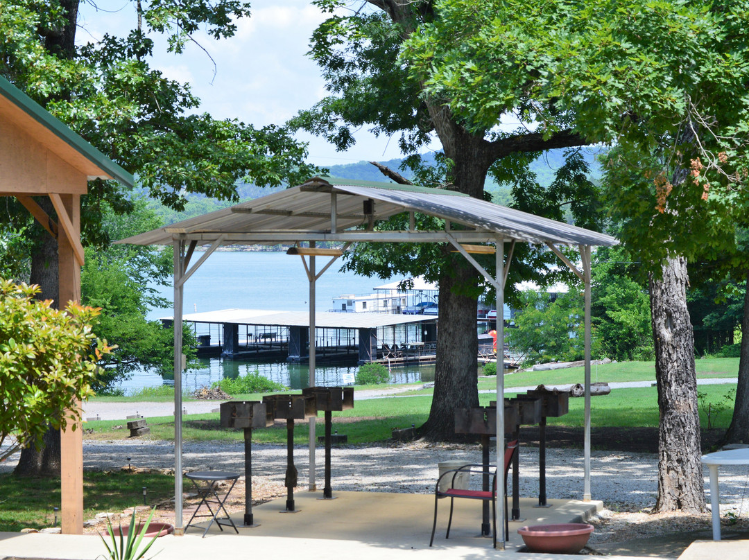 Double Oak Resort on Table Rock Lake主图