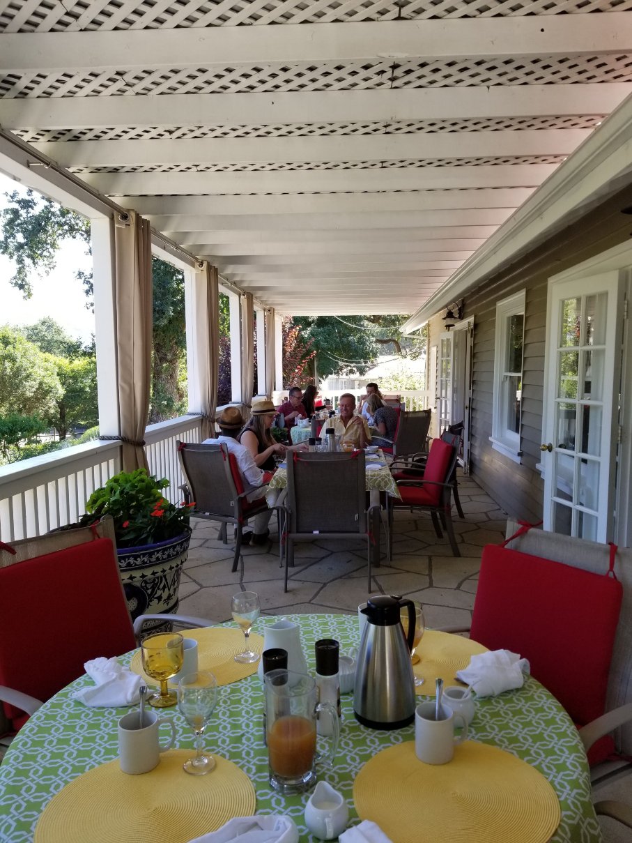 Meadowlark Country House & Resort-餐饮