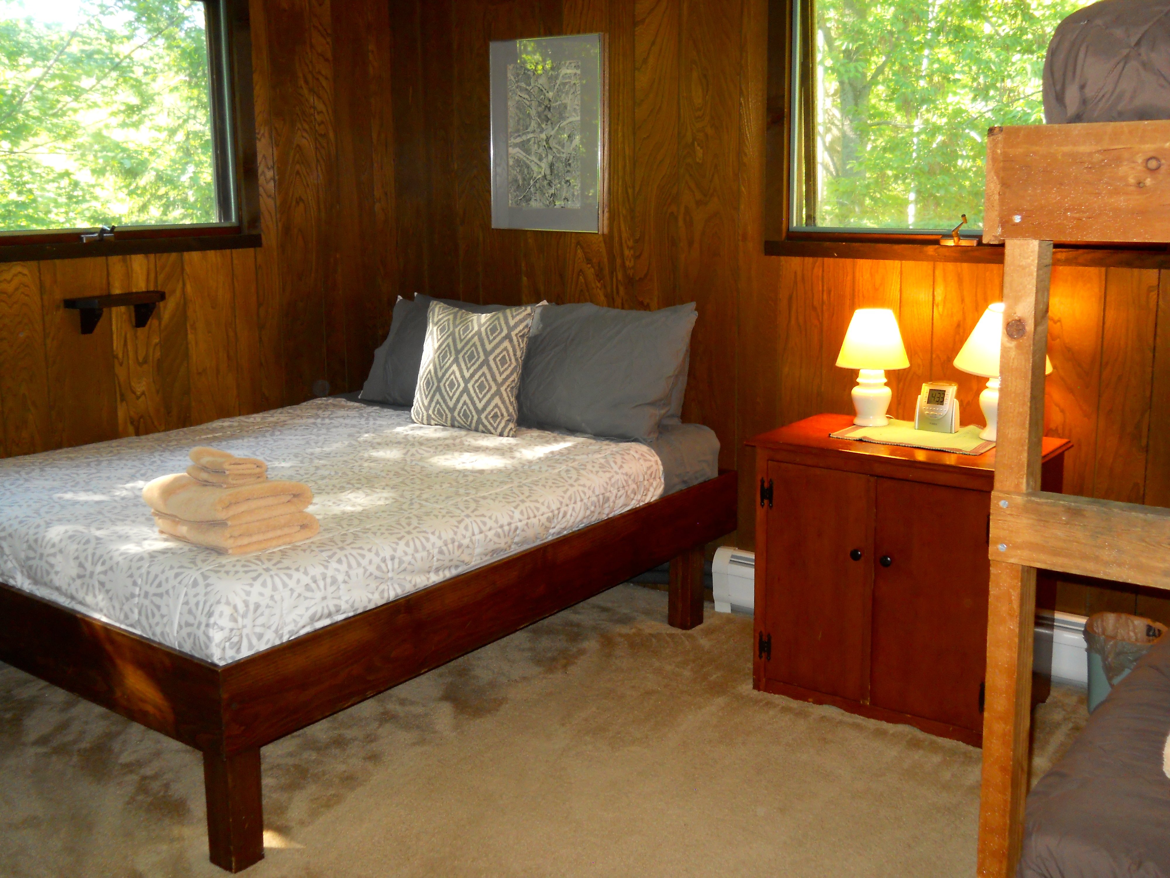 The Warren House-官方