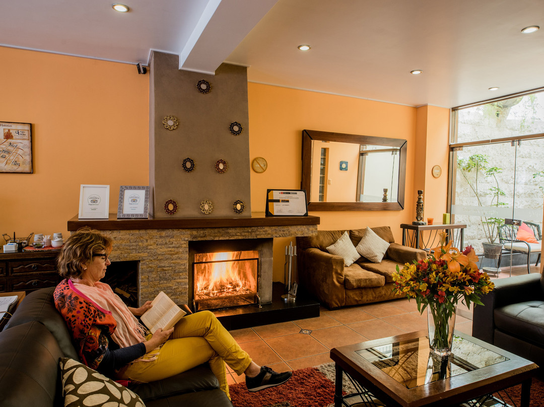 罗斯坦波斯酒店主图