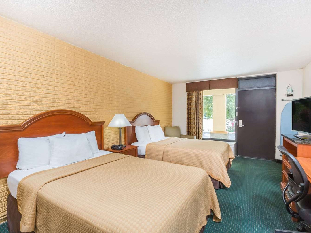 Red Roof Inn Lenoir主图