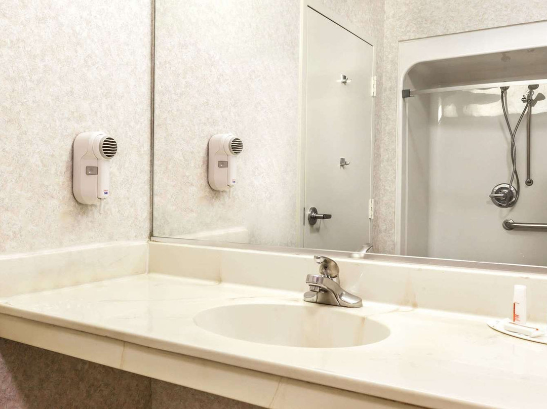 马纳萨斯戴斯酒店主图