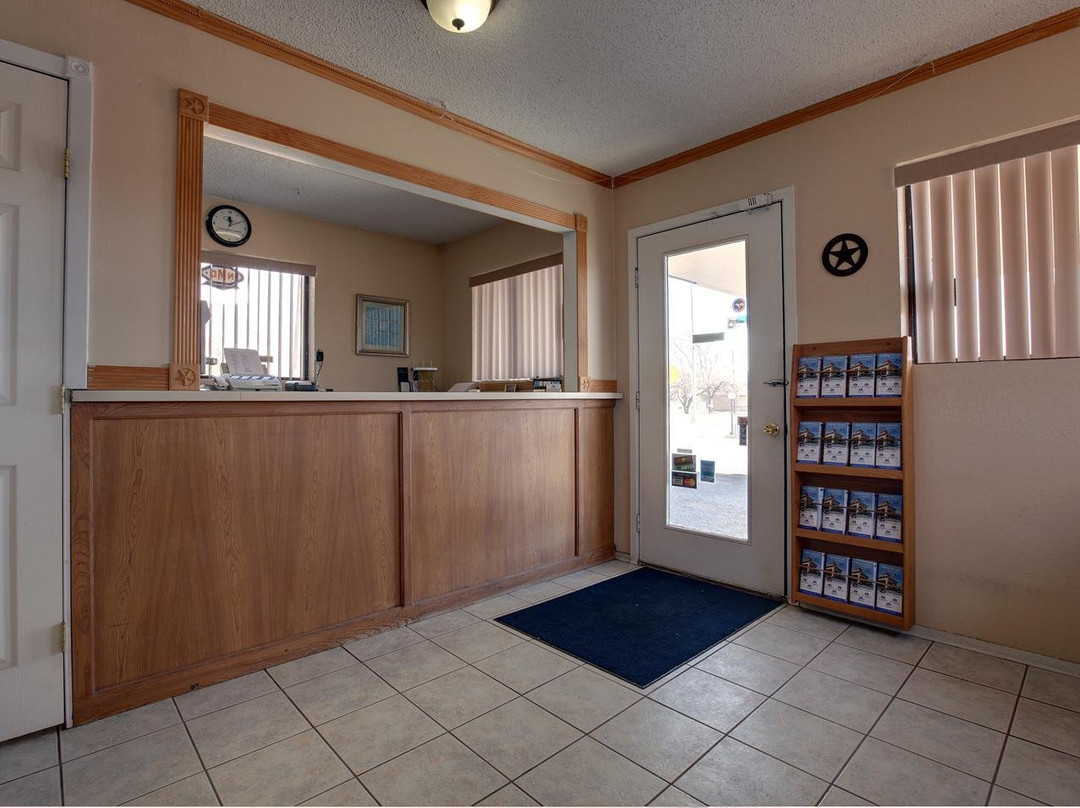 Americas Best Value Inn Comanche主图