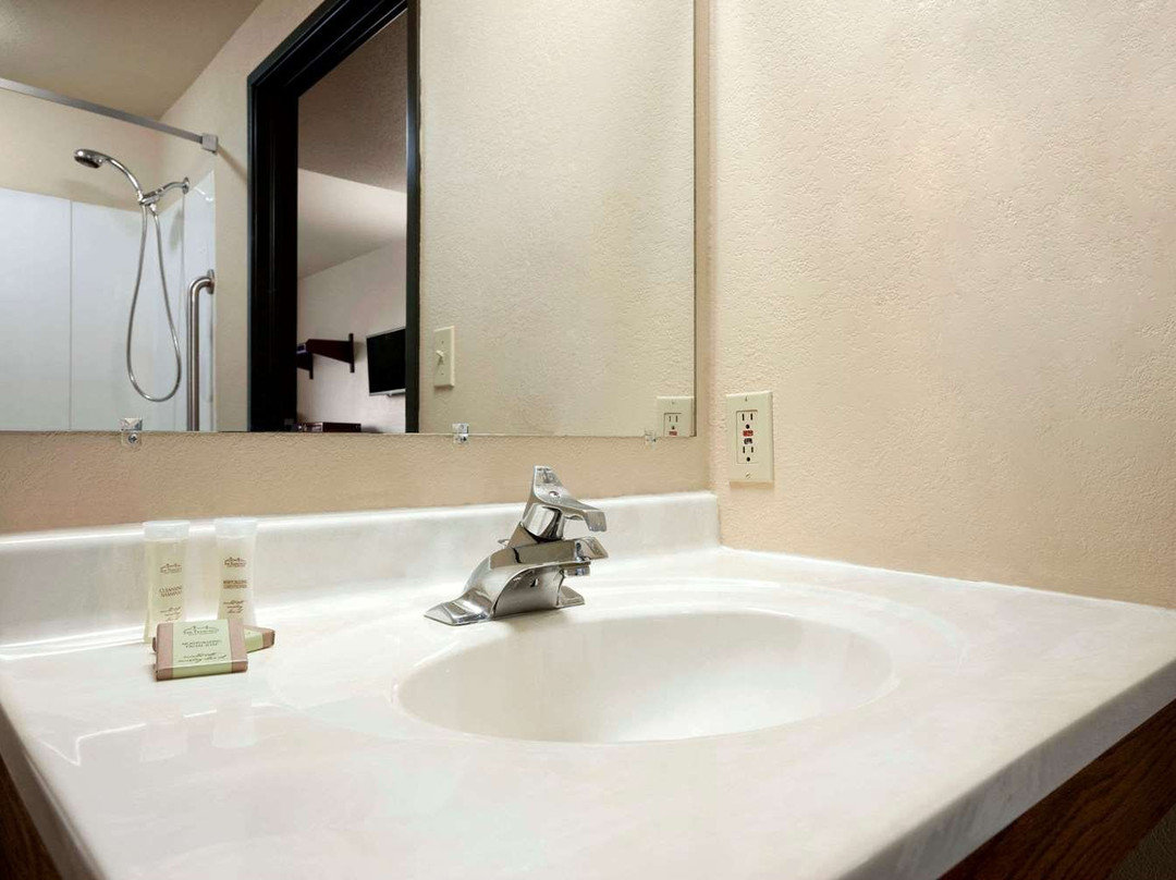 Super 8 by Wyndham Macon主图