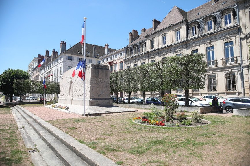 Saint-Loup-de-Varennes旅游攻略图片
