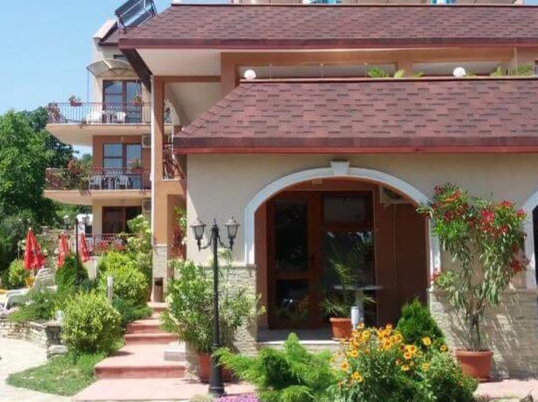 Byala Perla Family Hotel