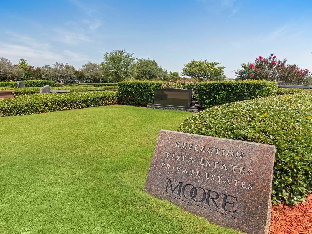 Moore Memorial Gardens景点图片