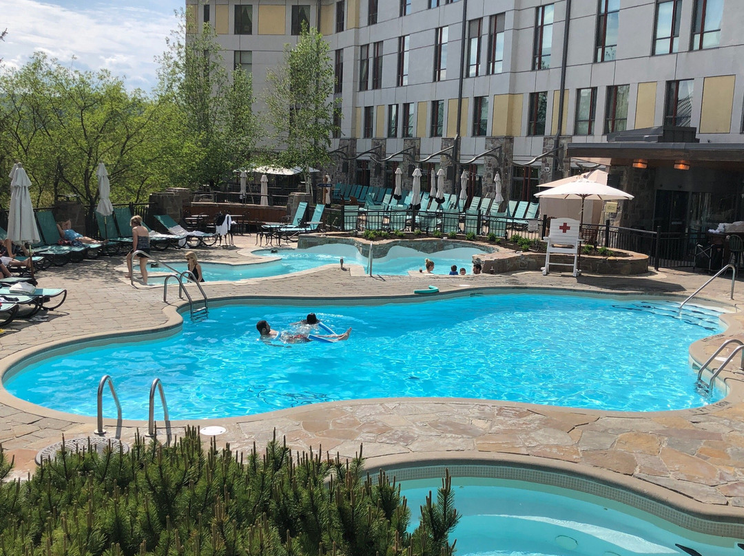 费尔蒙特汤勃朗酒店主图