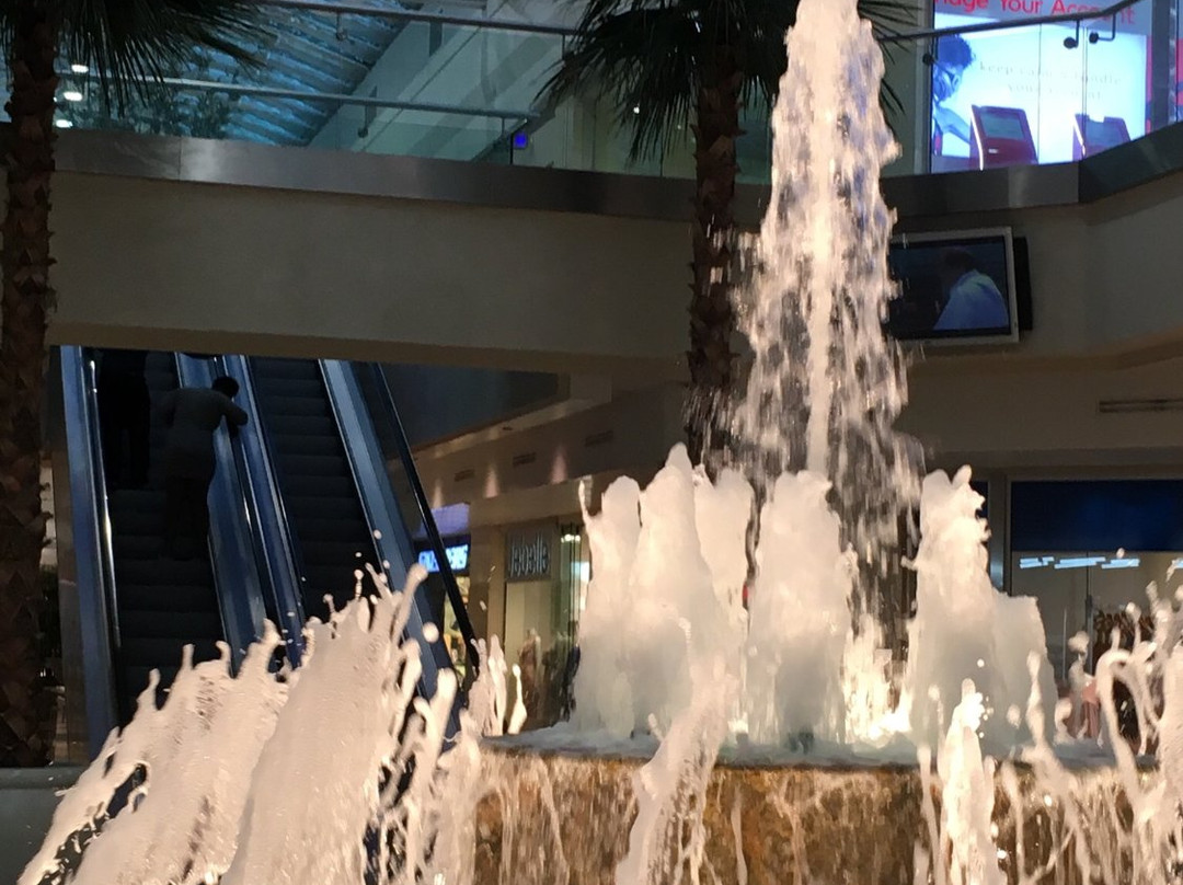 The Falls at Westmall-西班牙港必去景点