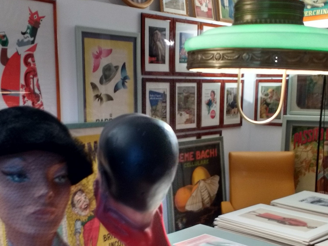 布鲁纳泰旅游景点-Galleria Réclame