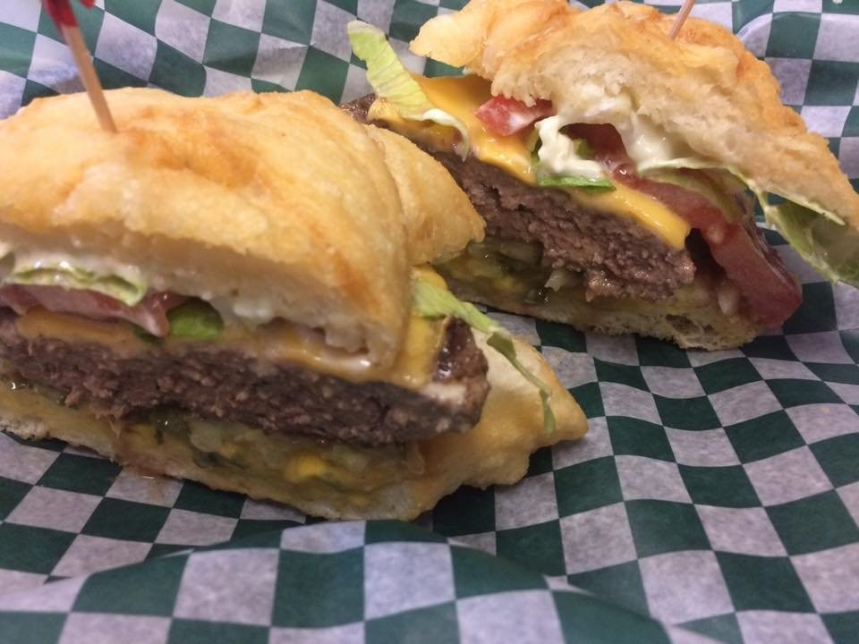 Bulyea餐馆和美食-Mama Bear's Den