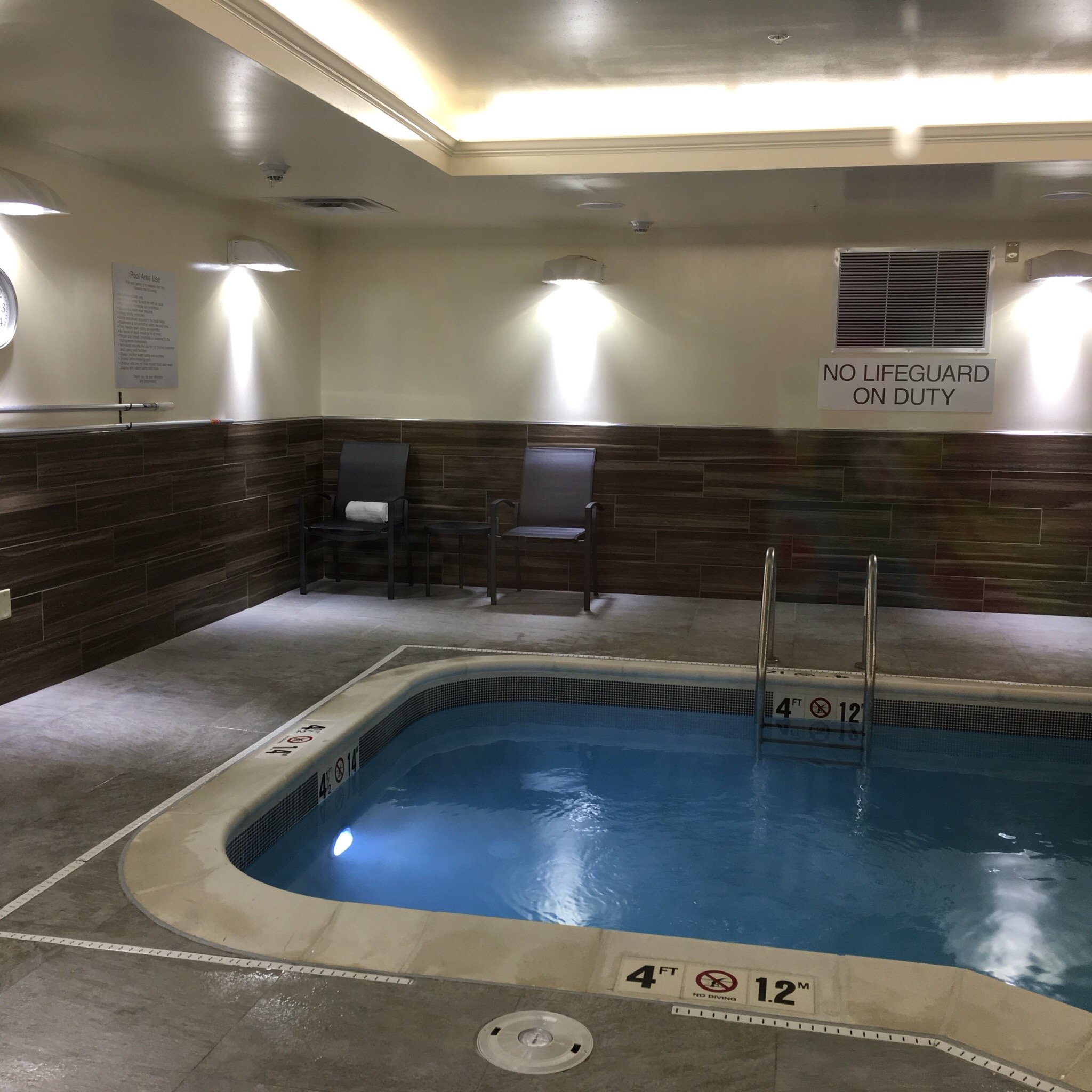 Fairfield by Marriott Inn & Suites Roanoke Salem-浴室