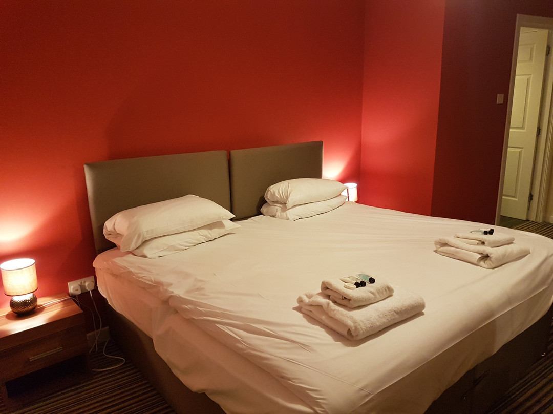 The Plough Hotel主图