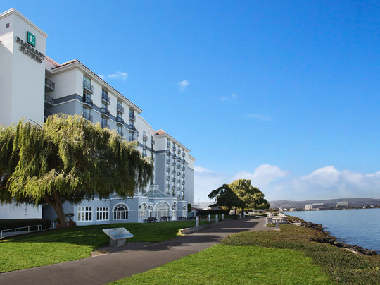 旧金山机场-水滨希尔顿大使套房酒店主图